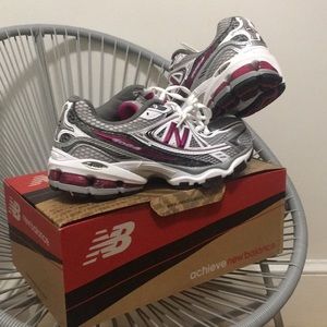 New Balance wide lg size 5.5. Condition brand new.